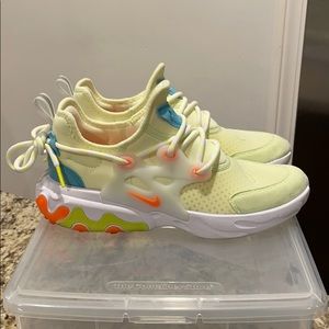 Nike React Presto - 5.5y / 7.5 women